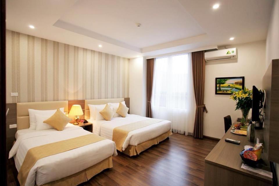 Hotel The Embassy