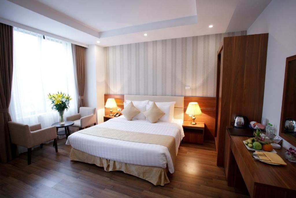 Hotel The Embassy 4*
